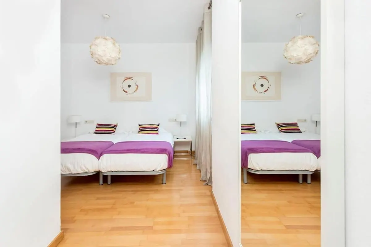 Spacious And Elegant 4 Bedroom With Private Terrace Barcelona 0*,  Hiszpania