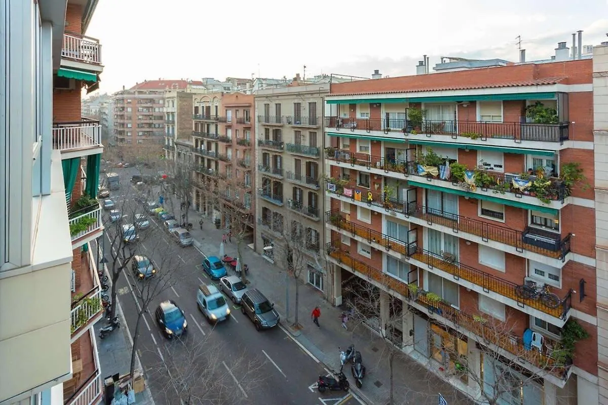 Spacious And Elegant 4 Bedroom With Private Terrace Barcelona